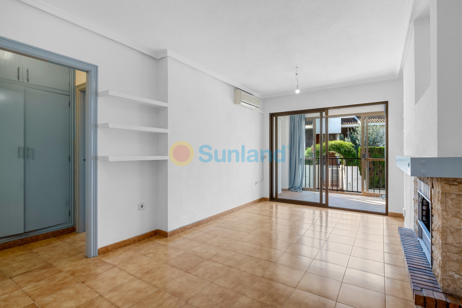 Resale - Apartment - Altea