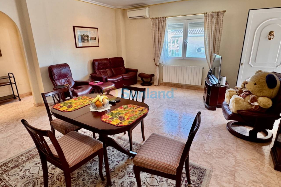 Använda fastigheter - Villa - Benferri