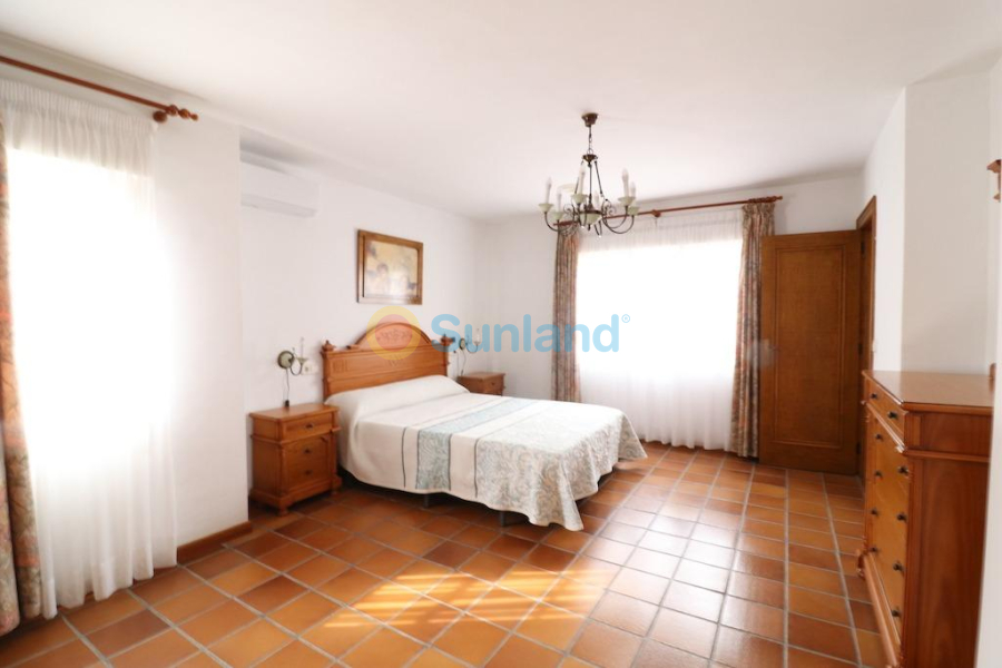 Resale - Villa - Orihuela costa - RioMar