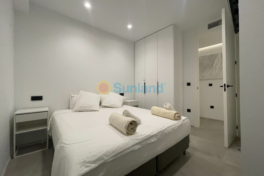 Resale - Apartment - Alicante - Center