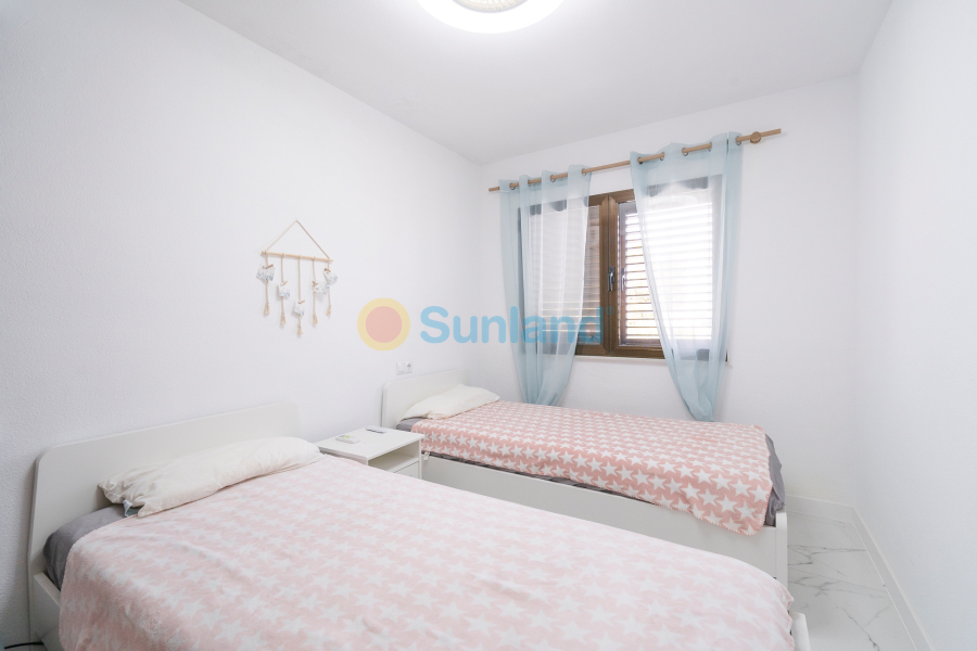 Resale - Flat - Orihuela Costa - Playa Flamenca