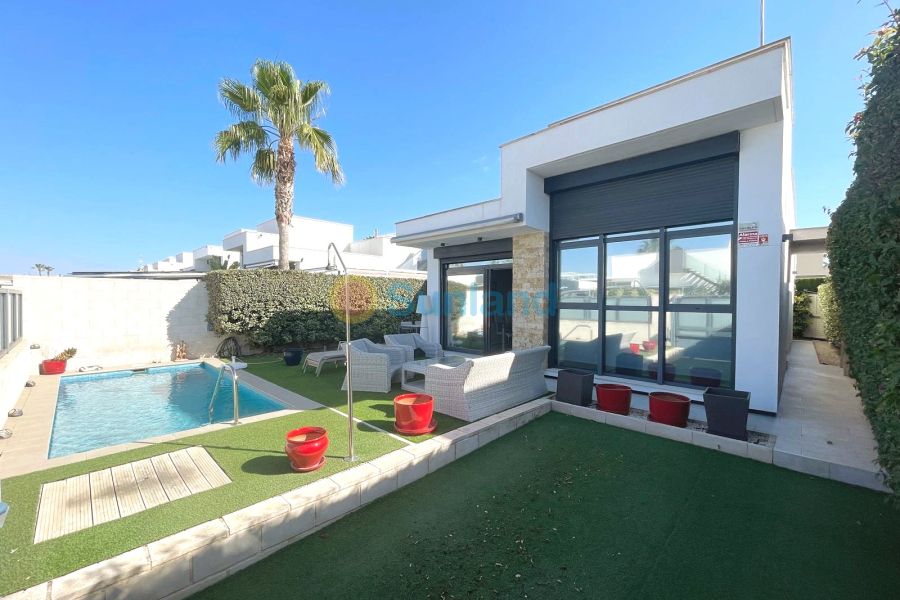 Segunda mano - Detached Villa - Ciudad Quesada - Pueblo Bravo