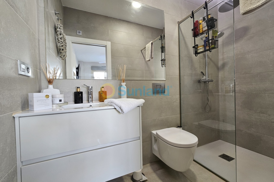 Resale - V - Villamartin