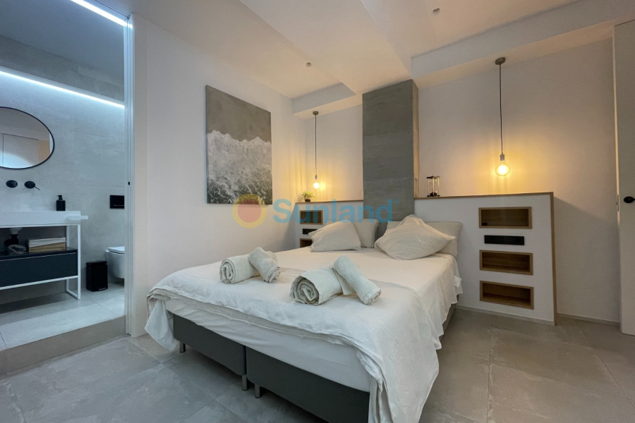 Resale - Apartment - Alicante - Center