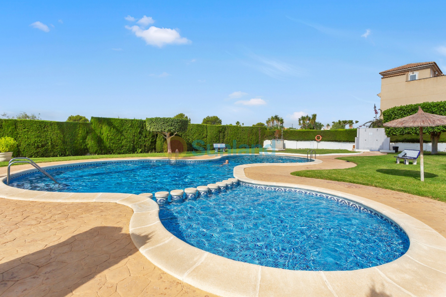 Resale - Villa - Torrevieja - Los Altos