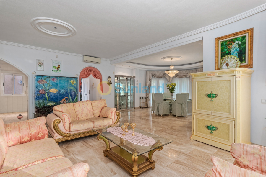 Вторичка - Bилла - Ciudad Quesada - Doña Pepa