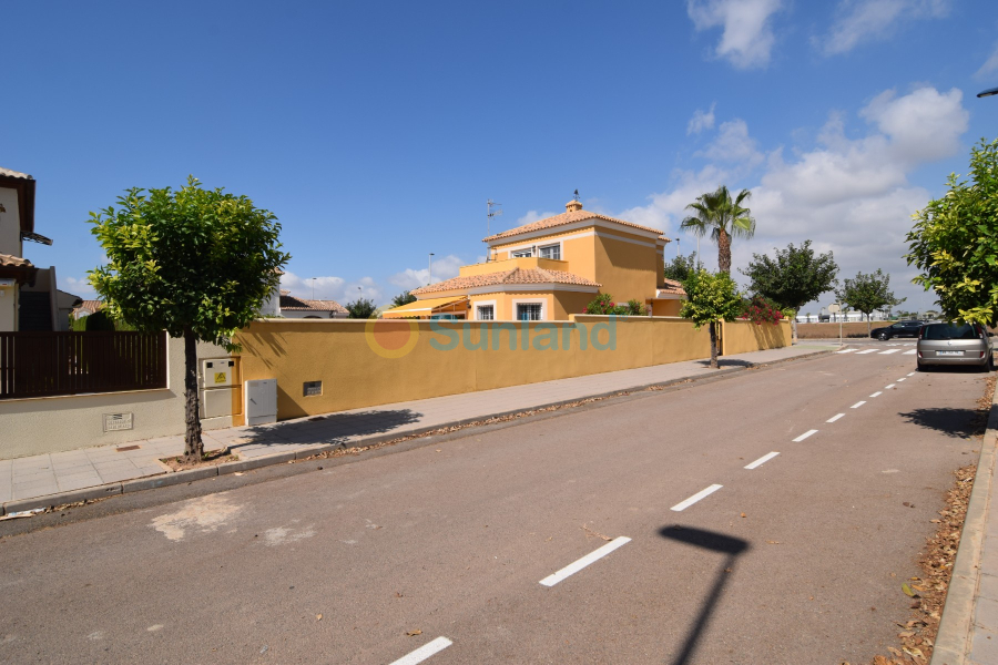 Resale - Villa - Torre de la Horadada