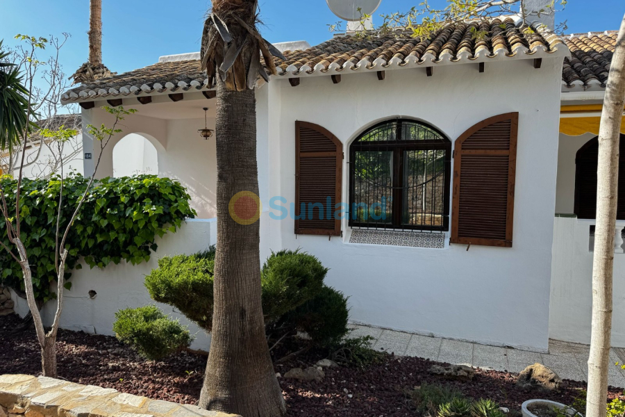 Resale - Villa - Orihuela Costa - Los Dolses