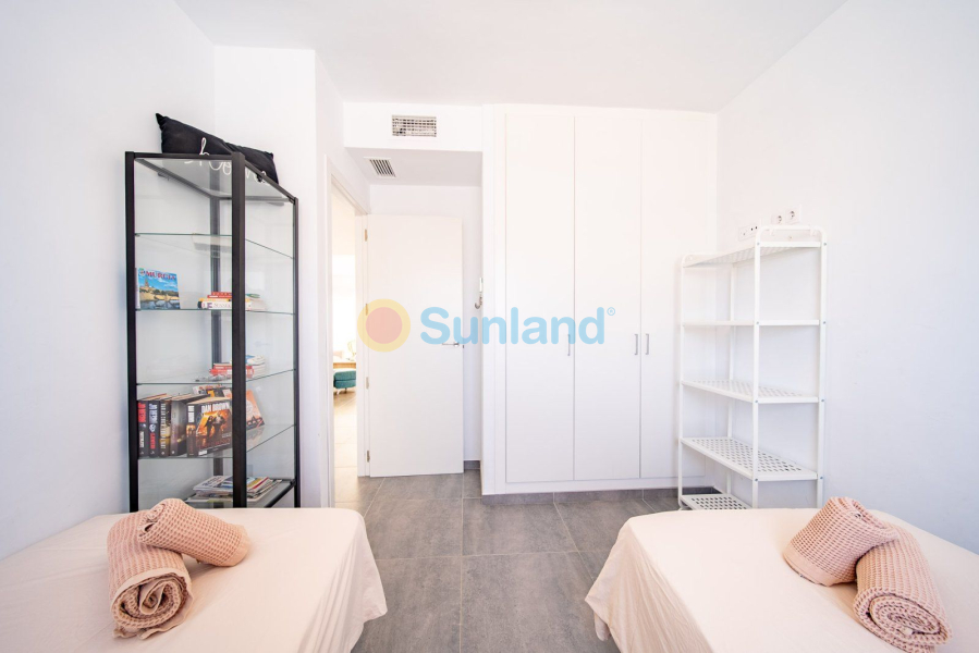 Resale - Apartamento - Orihuela Costa - Villamartin