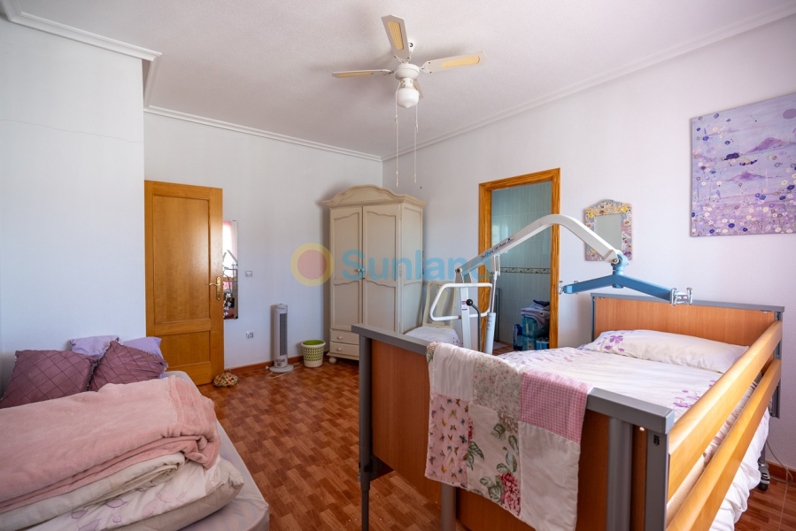 Resale - Villa - Cañada Del Trigo