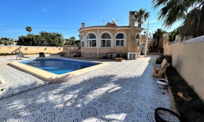 Resale - Villa - Ciudad Quesada - 