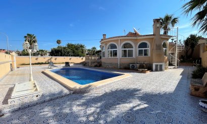 Resale - Villa - Ciudad Quesada - 