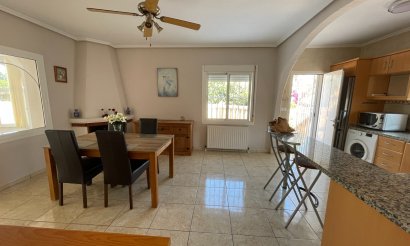 Resale - Villa - Ciudad Quesada - 