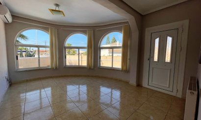 Resale - Villa - Ciudad Quesada - 