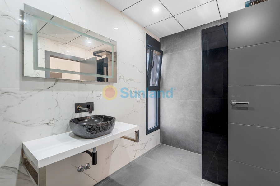 Вторичка - Bилла - Campoamor