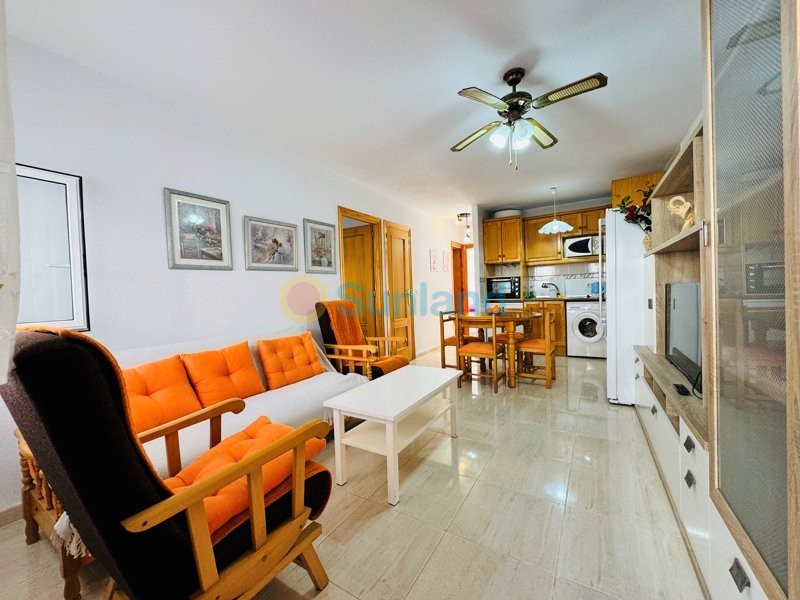 Resale - Townhouse - La Mata - 