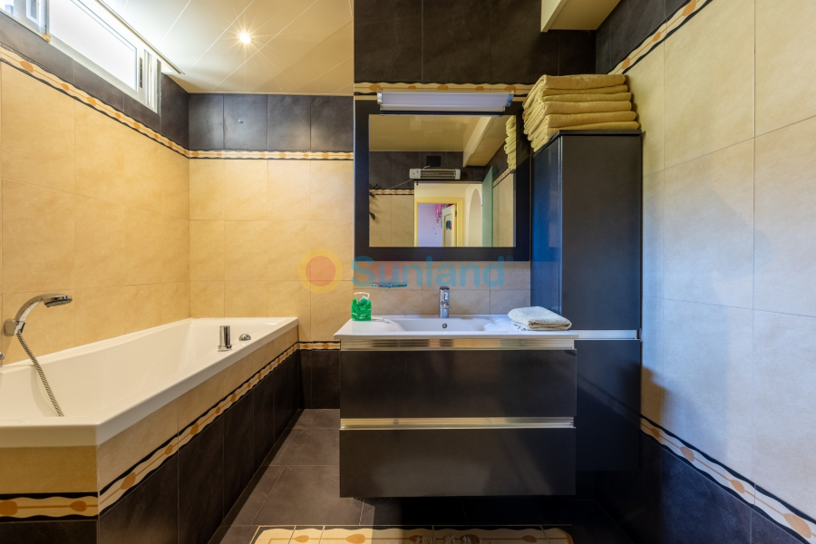 Вторичка - Bилла - Benijofar