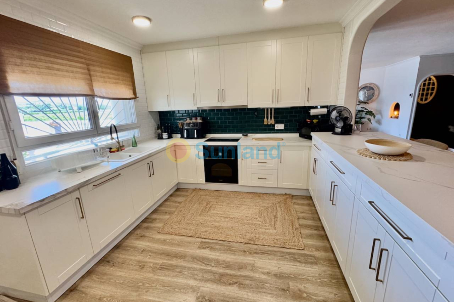 Resale - Villa - Rojales