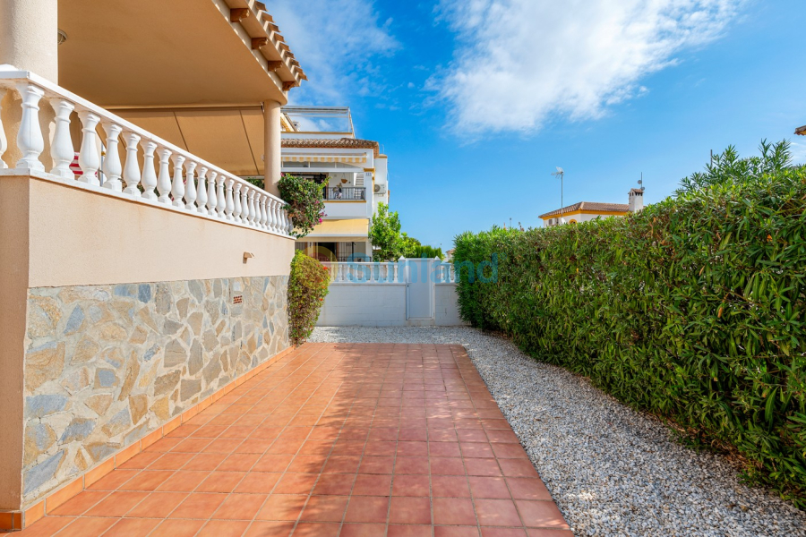 Resale - Villa - Orihuela Costa - Los Dolses