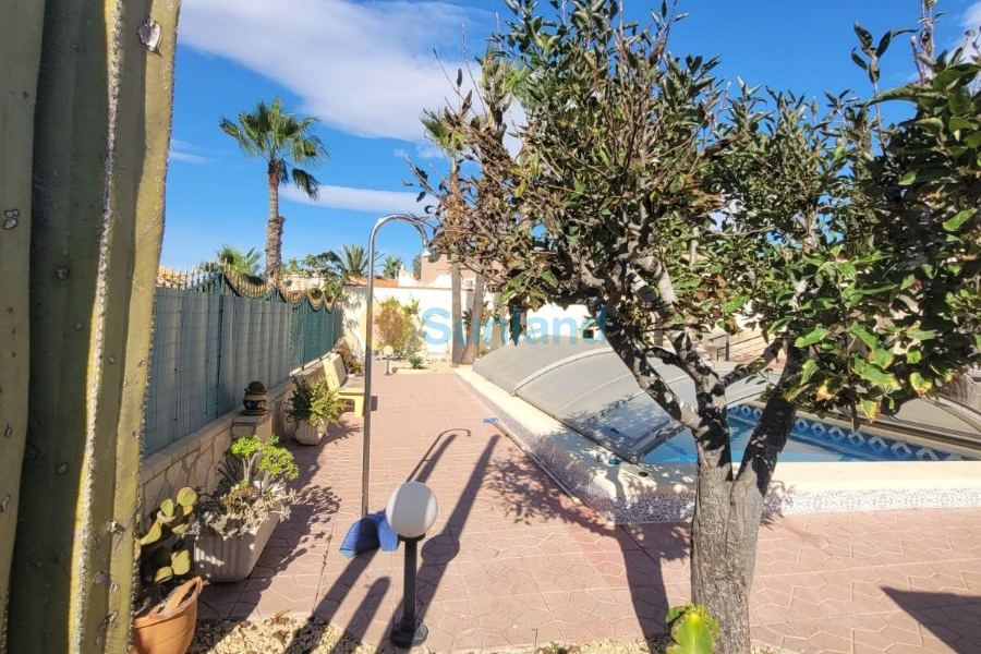 Segunda mano - Chalet - San Fulgencio - Urbanización La Marina