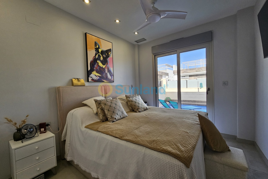 Resale - V - Villamartin