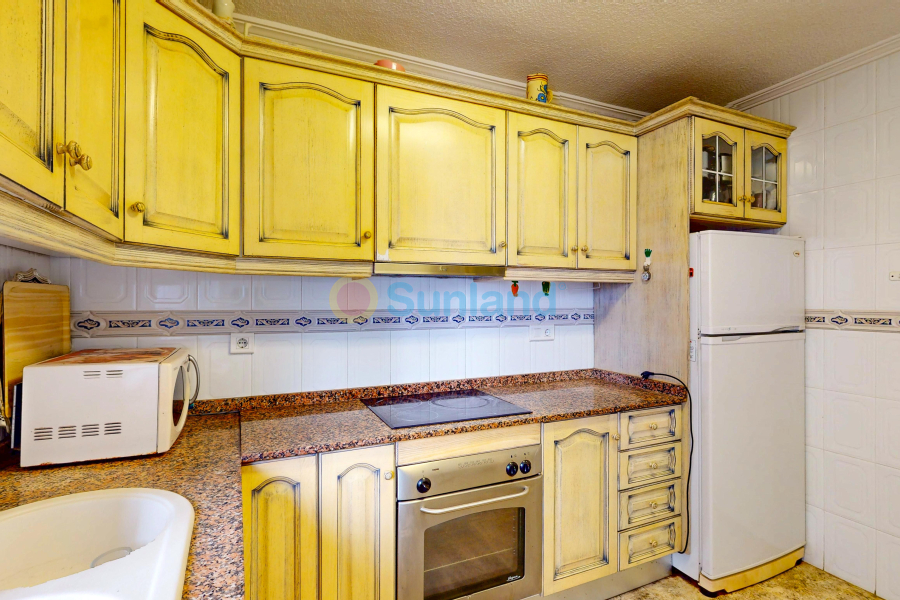 Resale - Apartamento - Torrevieja - Acequion