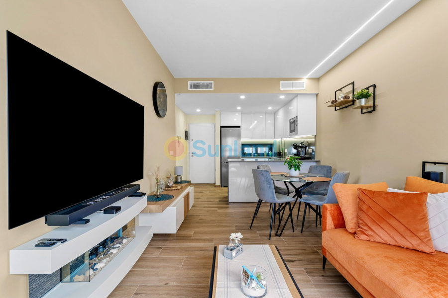 Resale - Apartment - Orihuela Costa - Villamartin