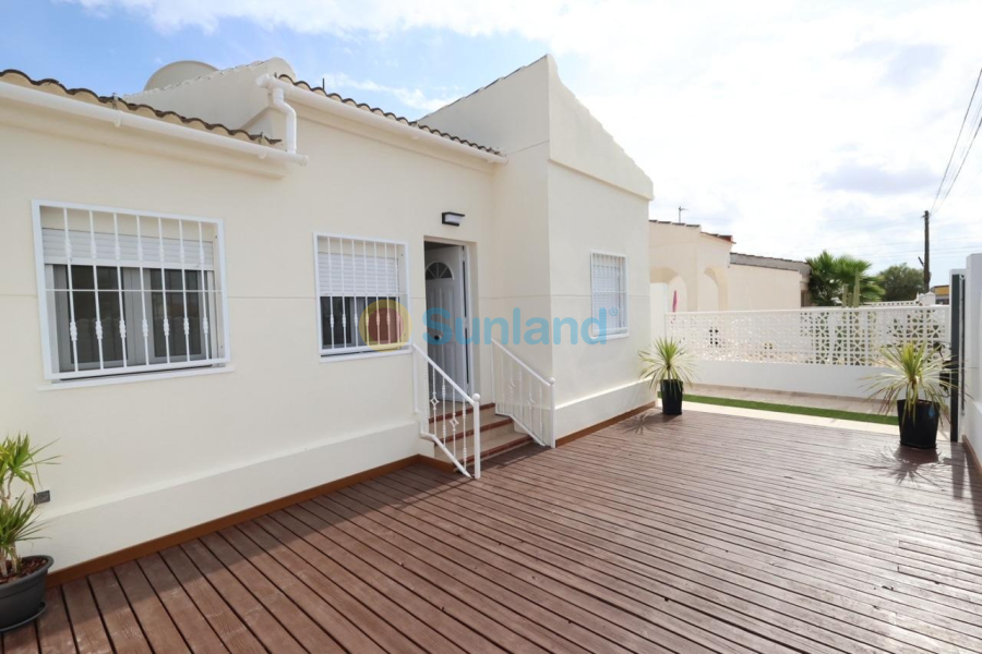 Segunda mano - Chalet - Torrevieja - San Luis