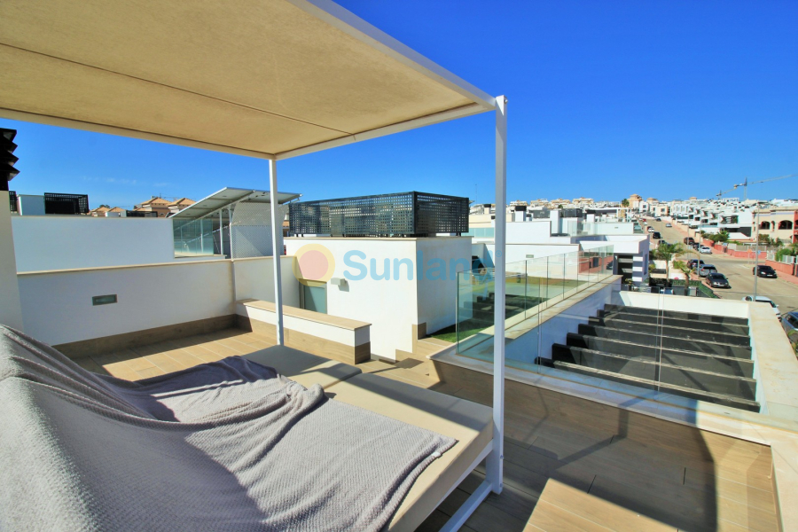 Resale - Villa - Villamartin