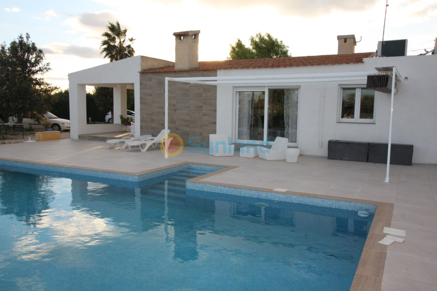 Resale - Country house - Crevillente