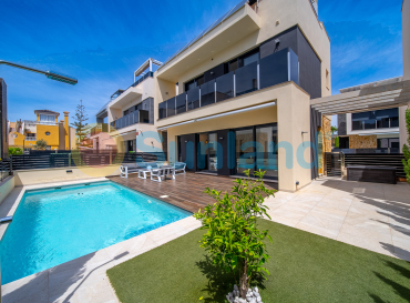 Haus - Verkauf - Orihuela Costa - Lomas De Cabo Roig