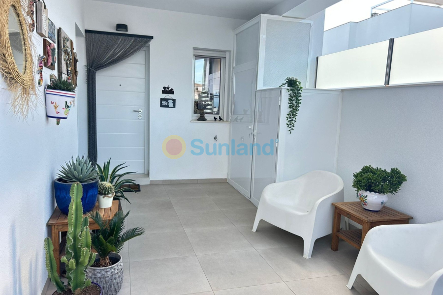 Resale - Apartment - Orihuela costa - 