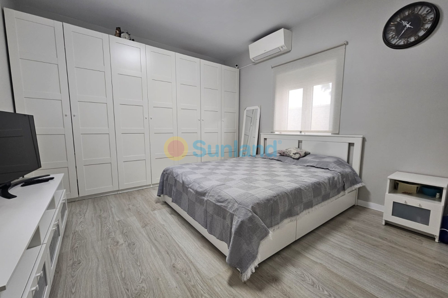 Вторичка - Bилла - Ciudad Quesada