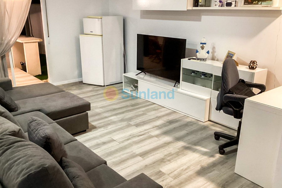 Resale - Villa - Torrevieja - 