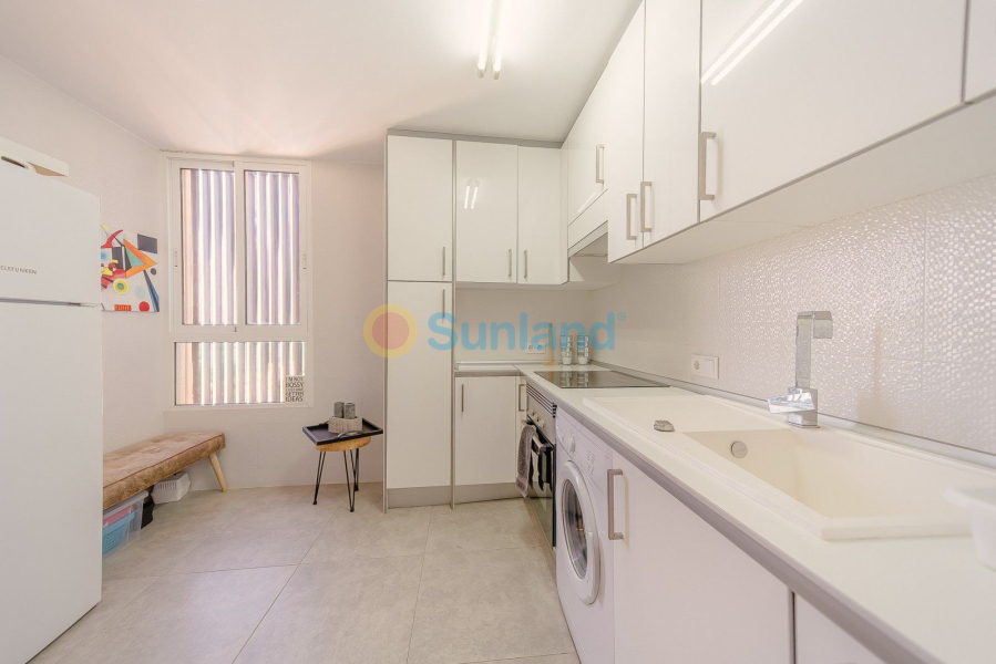 Resale - Apartamento - Torrevieja - Playa del Cura