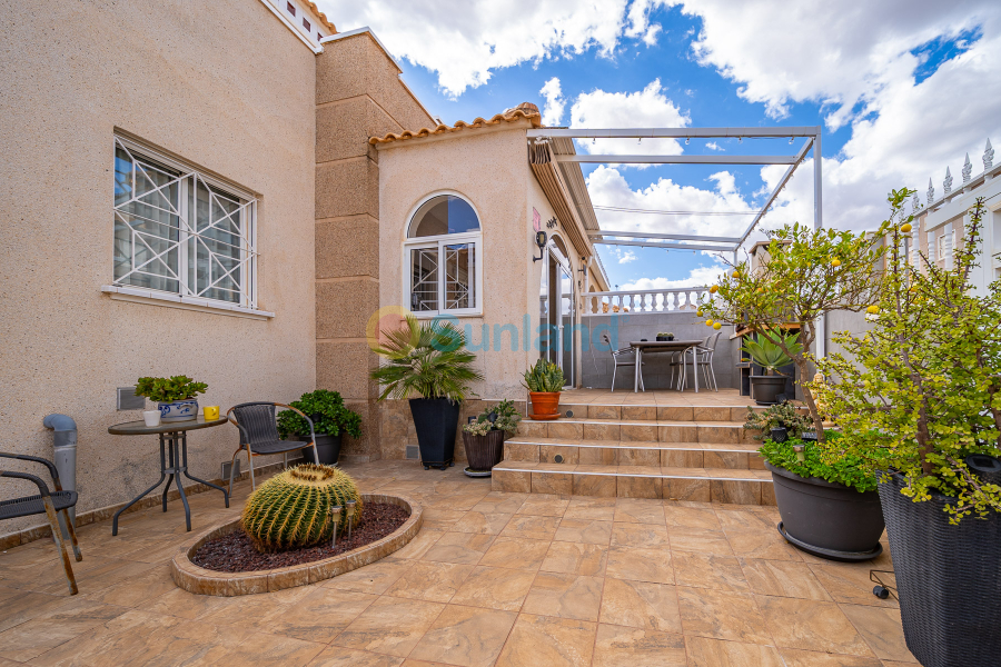 Resale - Casa de Pueblo - Torrevieja - Aguas Nuevas