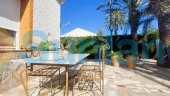 Resale - M - La Marina