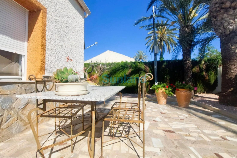Resale - M - La Marina