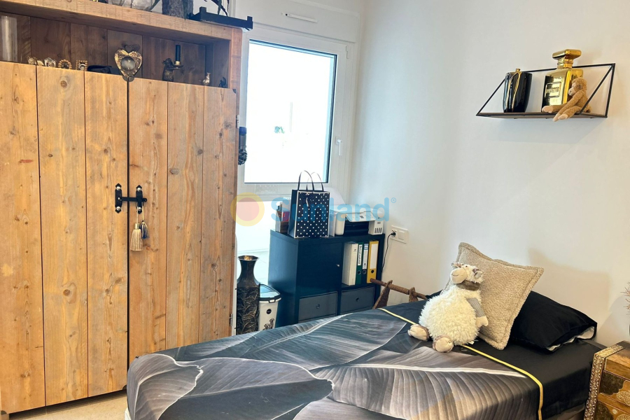 Resale - Apartment - Orihuela costa - 