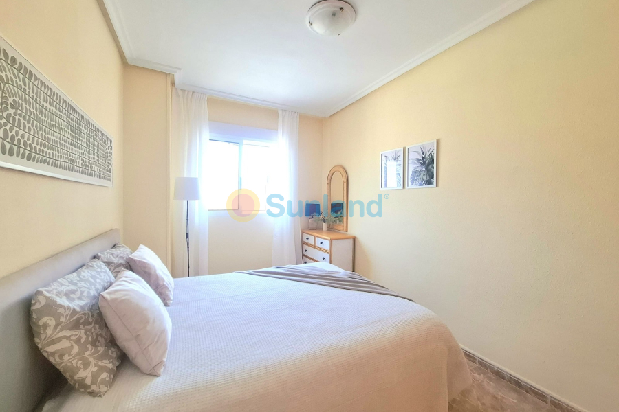 Resale - Apartamento - Torrevieja - Centro