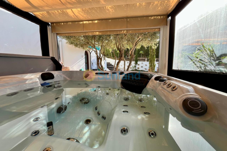 Resale - V - Villamartin