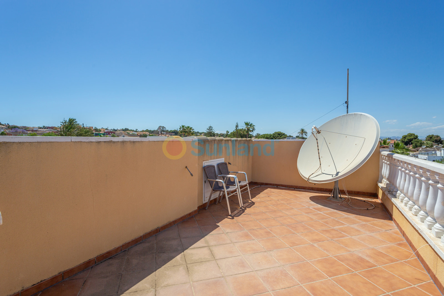 Använda fastigheter - Villa - Torrevieja - Los Balcones