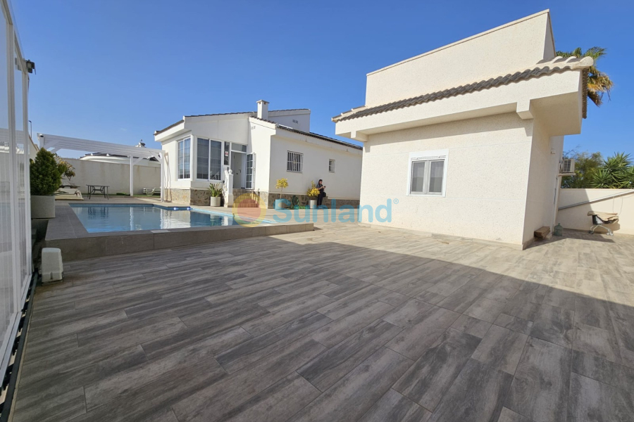 Вторичка - Bилла - Ciudad Quesada