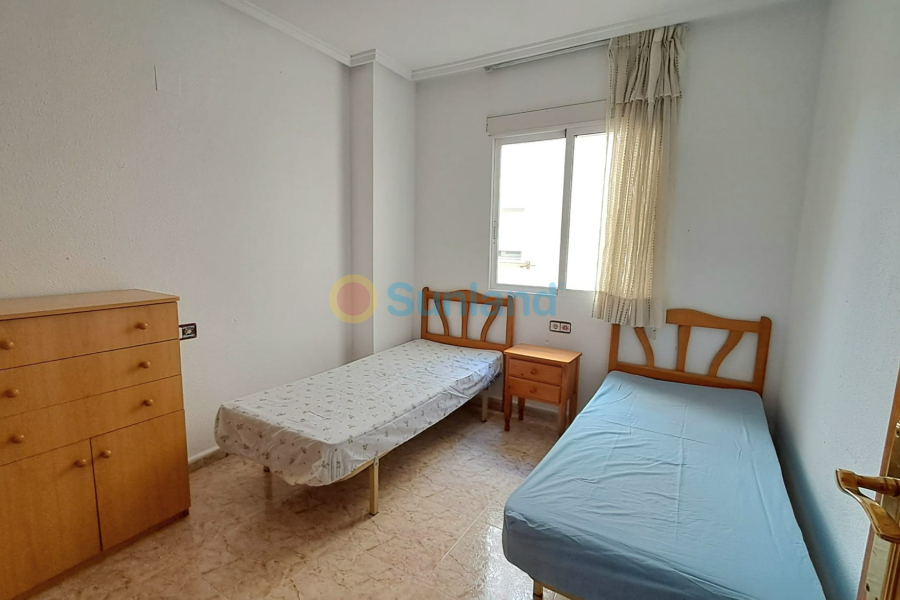 Resale - Apartment - Torrevieja - Centro