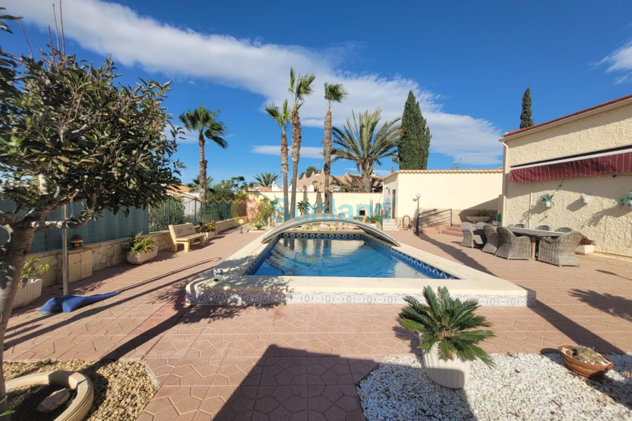 Segunda mano - Chalet - San Fulgencio - Urbanización La Marina