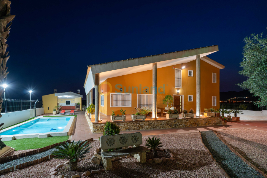 Använda fastigheter - Villa - Orihuela