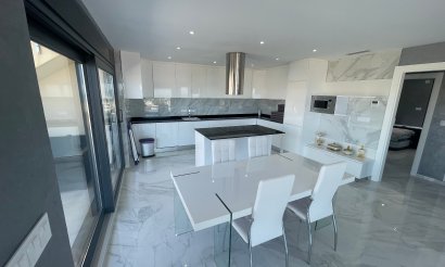 Resale - Villa - La Mata