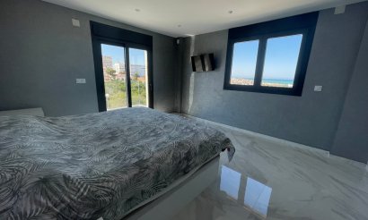 Resale - Villa - La Mata