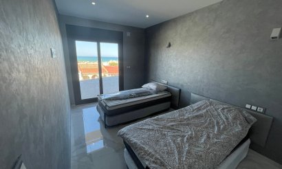 Resale - Villa - La Mata