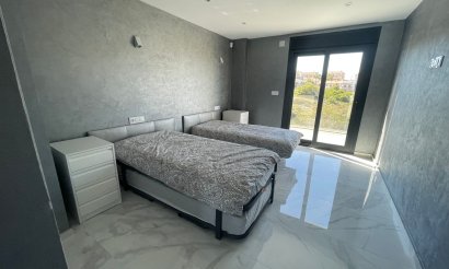 Resale - Villa - La Mata